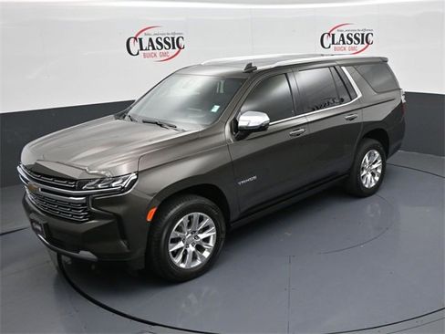 Used 2021 Chevrolet Tahoe Premier w/ Premium Package image 18