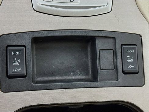 Used 2012 Subaru Outback 2.5i Limited image 23