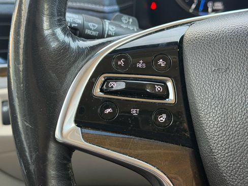 Used 2019 Cadillac Escalade Luxury AWD/4WD image 12