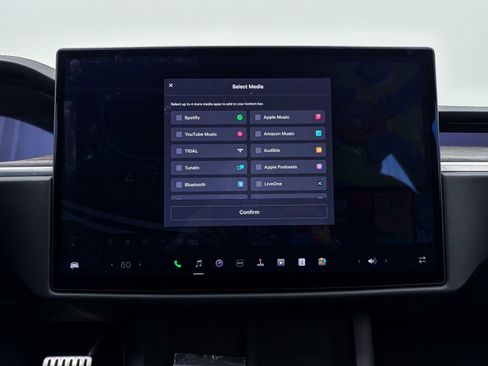 Used 2021 Tesla Model S Long Range image 24