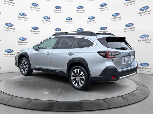 Used 2025 Subaru Outback Limited AWD/4WD image 3