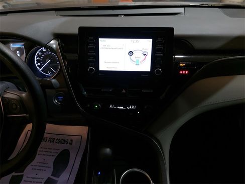 Used 2022 Toyota Camry LE image 19