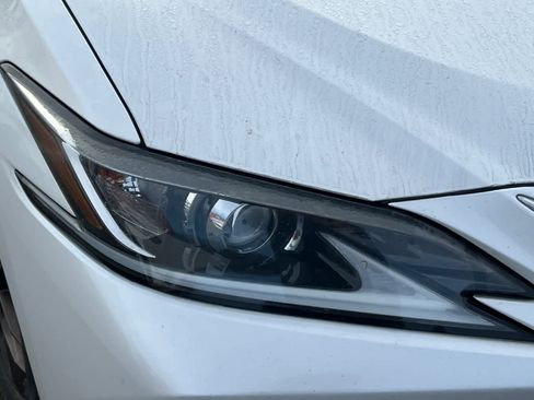 Used 2020 Lexus ES 300h w/ Premium Package image 9