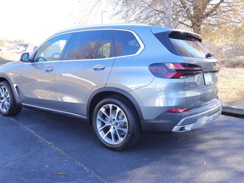 New 2026 BMW X5 xDrive40i w/ Premium Package image 5