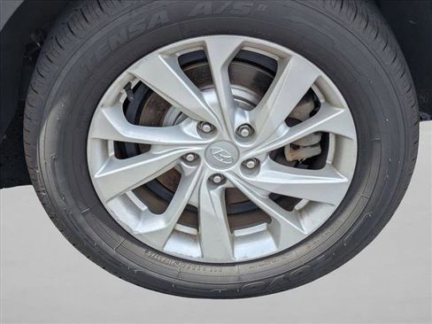 Used 2020 Hyundai Tucson Value FWD image 16