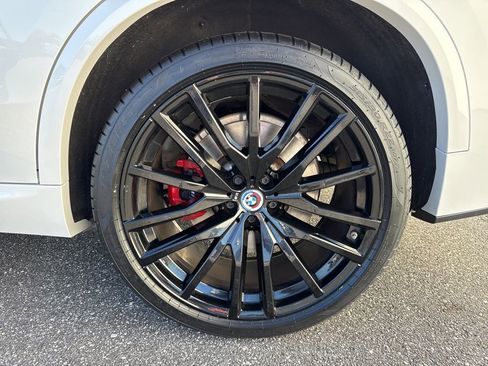 Used 2023 BMW X5 M50i image 11