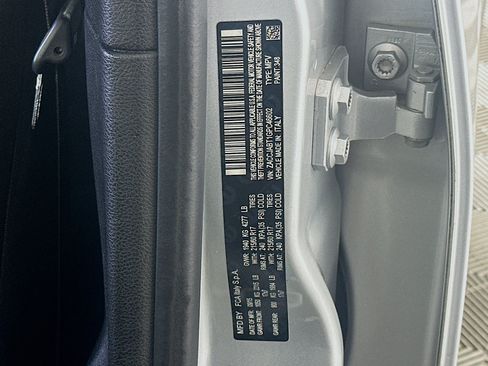 Used 2016 Jeep Renegade Latitude FWD image 12