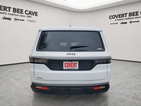 New 2026 Jeep Grand Wagoneer L image 8