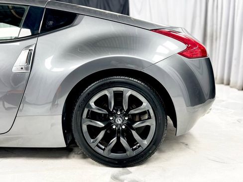 Used 2017 Nissan 370Z Touring image 11