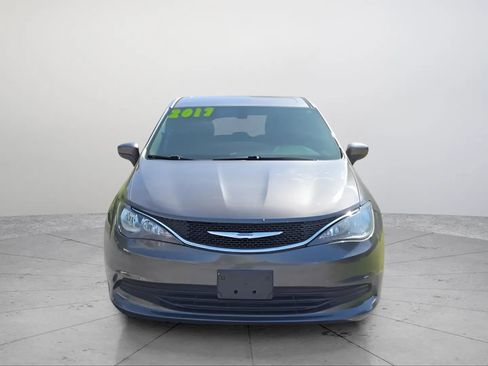Used 2017 Chrysler Pacifica Touring image 17