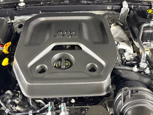 Used 2025 Jeep Wrangler Unlimited Sport S 4xe AWD/4WD image 37