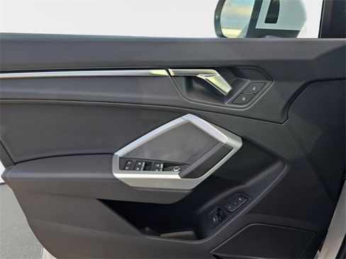 Certified 2024 Audi Q3 2.0T Premium Plus image 28