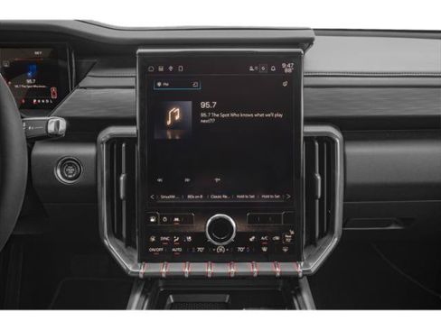 Used 2025 GMC Acadia AT4 w/ Luxury Package AWD/4WD image 12