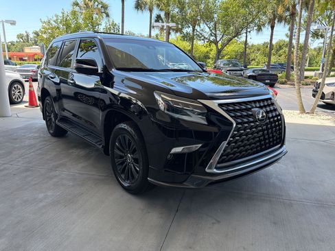 Used 2023 Lexus GX 460 Luxury w/ Sport Design Package AWD/4WD image 7