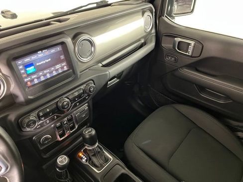 Used 2021 Jeep Wrangler Unlimited Sahara w/ Dual Top Group AWD/4WD image 34