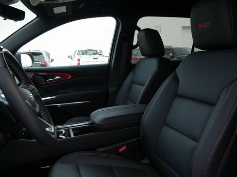 New 2026 Chevrolet Traverse Z71 w/ Enhanced Driving Package image 9