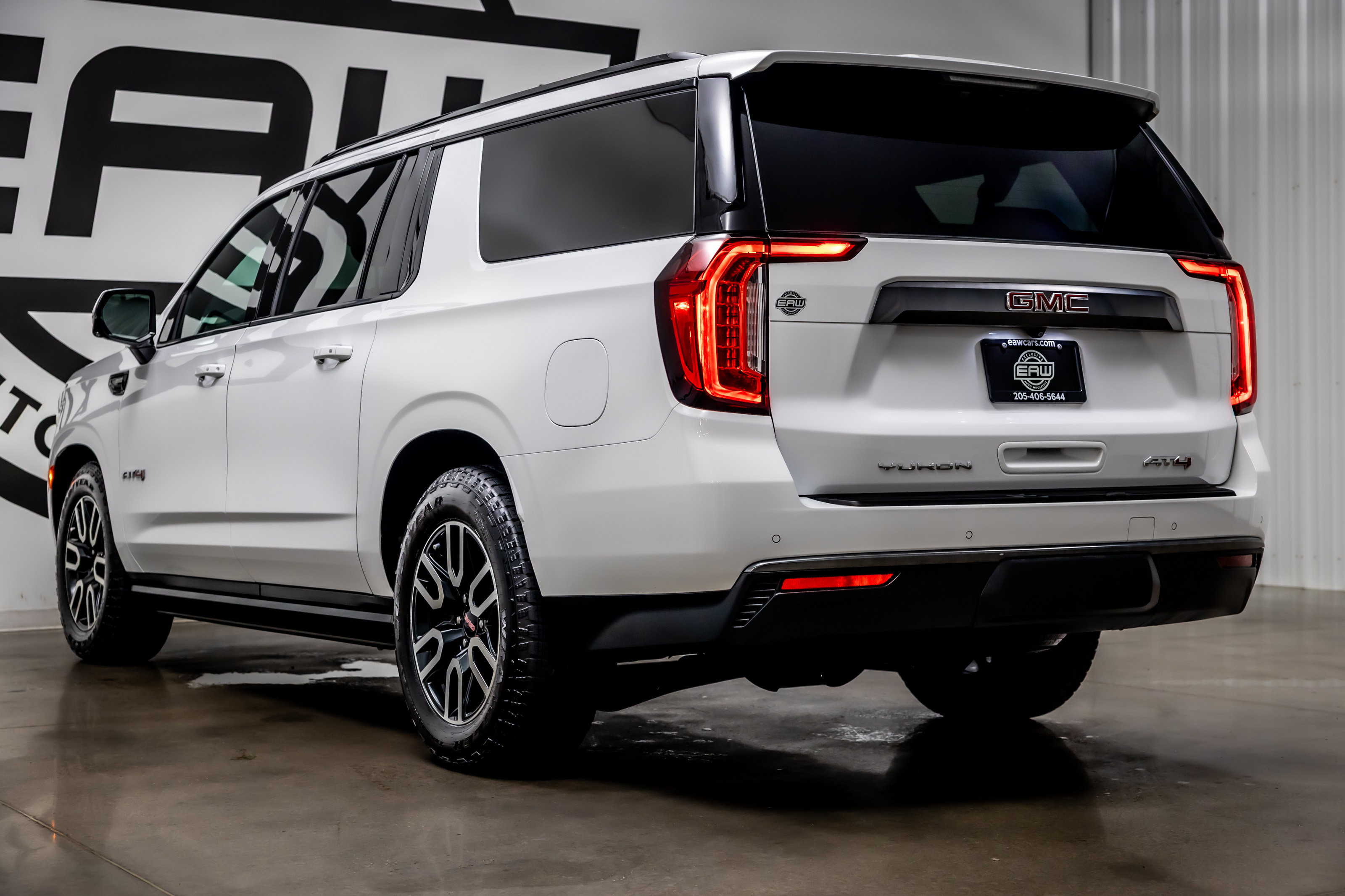 Used 2023 GMC Yukon XL AT4 w/ AT4 Premium Plus Package AWD/4WD image 34