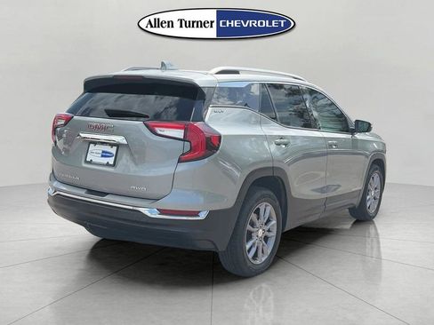 Used 2024 GMC Terrain SLT AWD/4WD image 4