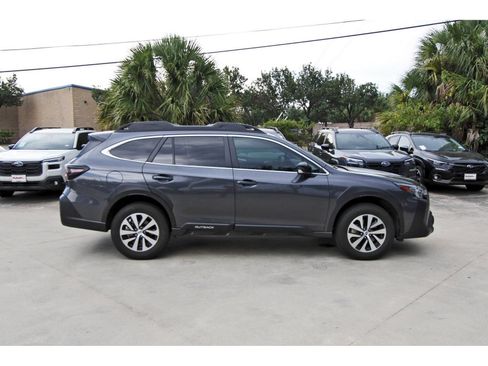 Used 2024 Subaru Outback Premium AWD/4WD image 7