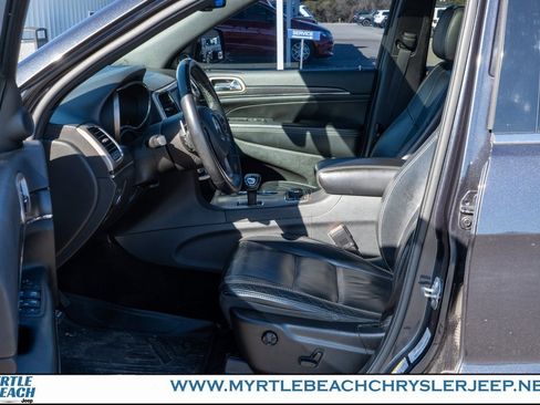 Used 2014 Jeep Grand Cherokee Limited w/ Trailer Tow Group IV image 17