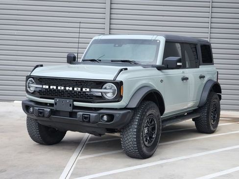 Used 2023 Ford Bronco Wildtrak AWD/4WD image 3