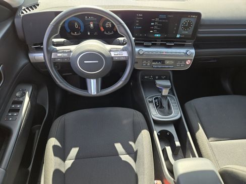 Used 2025 Hyundai Kona SEL FWD image 12