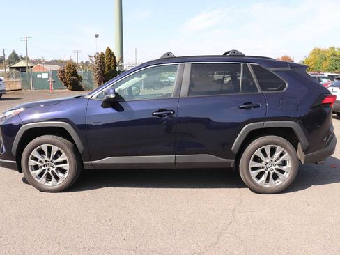 Used 2023 Toyota RAV4 XLE Premium AWD/4WD image 8