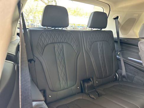 Used 2025 BMW X7 xDrive40i image 40