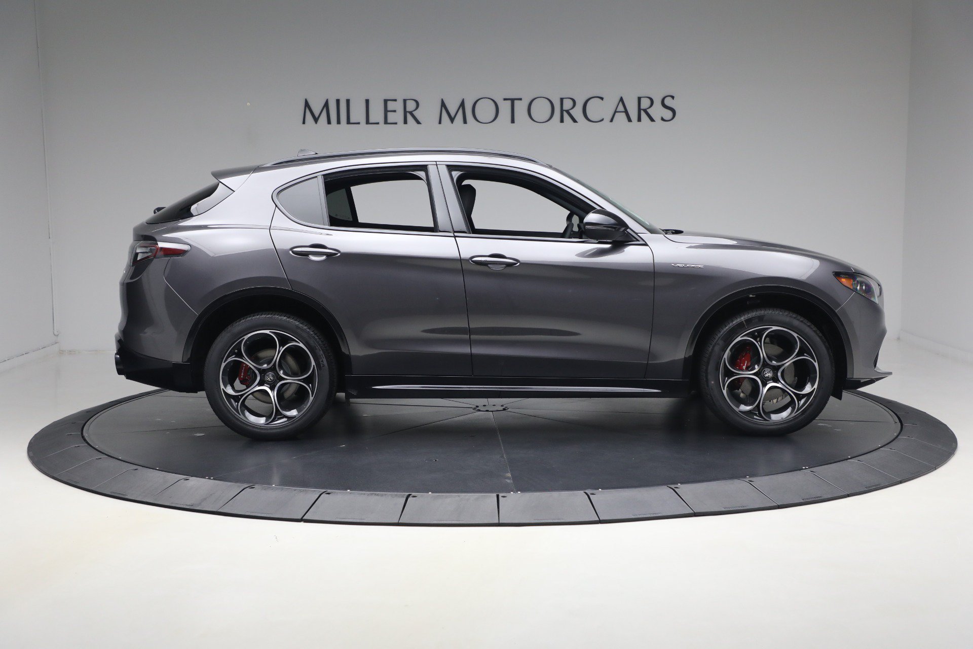 New 2026 Alfa Romeo Stelvio Sprint AWD/4WD image 9