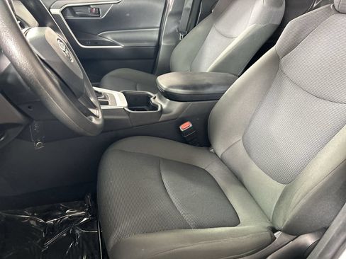 Used 2025 Toyota RAV4 LE AWD/4WD image 21