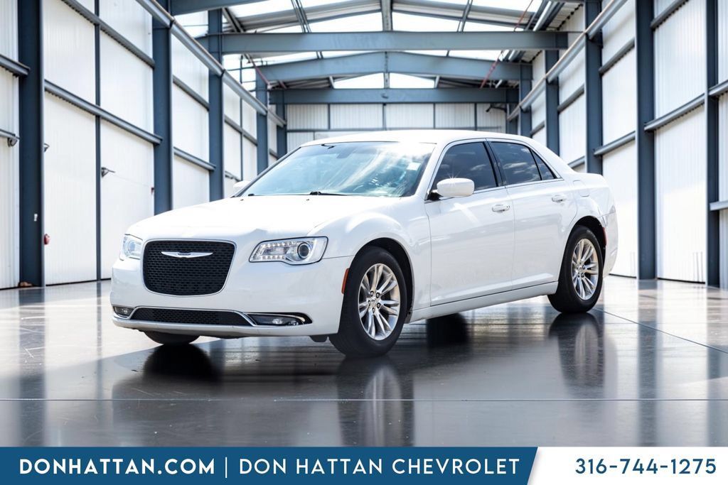 Used 2020 Chrysler 300 Touring w/ Driver Convenience Group RWD image 24