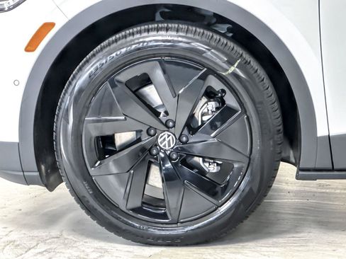 New 2026 Volkswagen ID.4 Pro S image 24