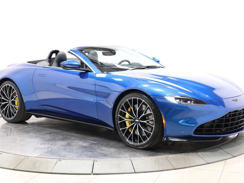 Used 2023 Aston Martin V8 Vantage Roadster RWD image 79