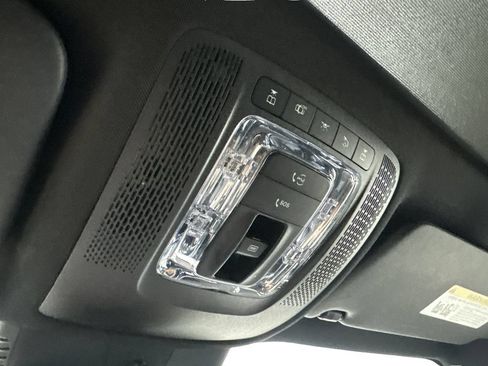 Used 2025 Mercedes-Benz GLB 250 4MATIC image 72