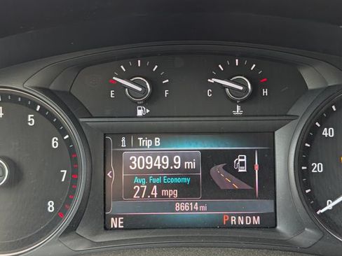 Used 2020 Buick Encore Preferred AWD/4WD image 21