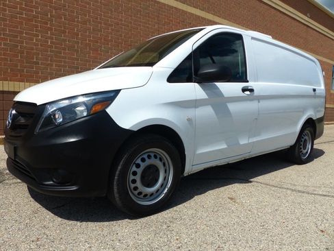 Used 2022 Mercedes-Benz Metris image 5