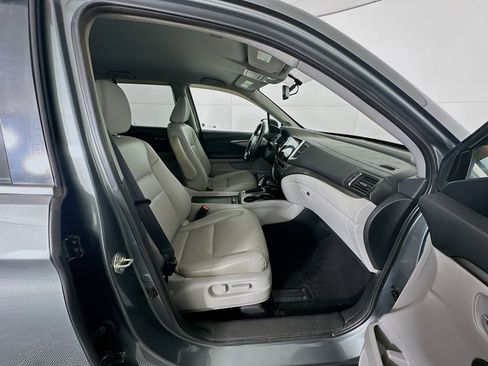 Used 2017 Honda Ridgeline RTL-T image 31