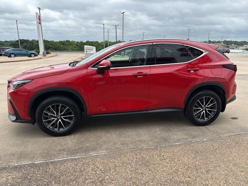 Used 2024 Lexus NX 250 FWD w/ Towing Package (2000 Lbs) image 4