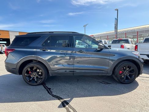 Used 2022 Ford Explorer ST w/ ST Street Pack image 5