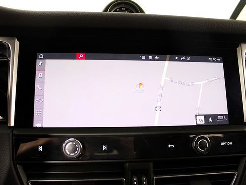 Certified 2023 Porsche Macan AWD/4WD image 16