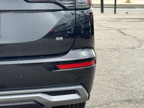 New 2025 Mitsubishi Outlander SE image 5