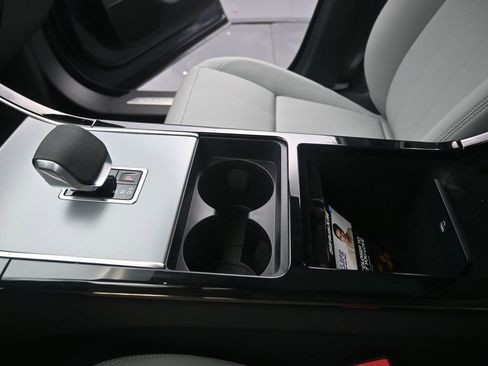 Used 2025 Land Rover Range Rover Velar S image 23