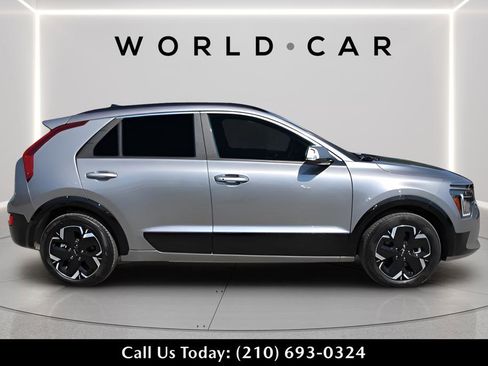 Certified 2024 Kia Niro Wind FWD image 8