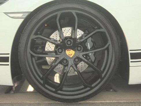 Used 2025 Porsche 718 Cayman RWD image 8