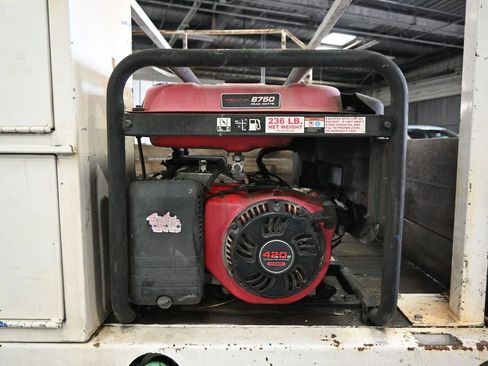 Used 2021 Ford F550 2WD Regular Cab Super Duty image 27