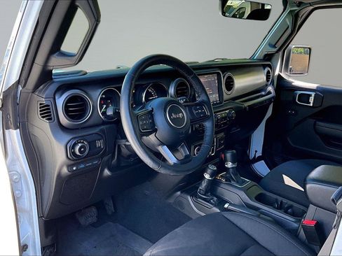 Used 2023 Jeep Wrangler Unlimited w/ Sun & Screen Package AWD/4WD image 29