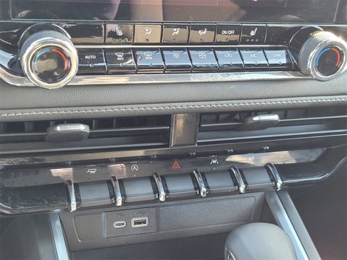 Used 2025 Chevrolet Colorado LT w/ Advanced Trailering Package image 15