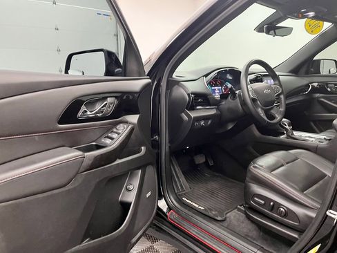 Used 2023 Chevrolet Traverse RS AWD/4WD image 17