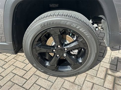 Used 2023 Jeep Grand Cherokee Altitude image 22