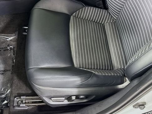 Used 2022 Toyota Corolla XSE FWD image 21